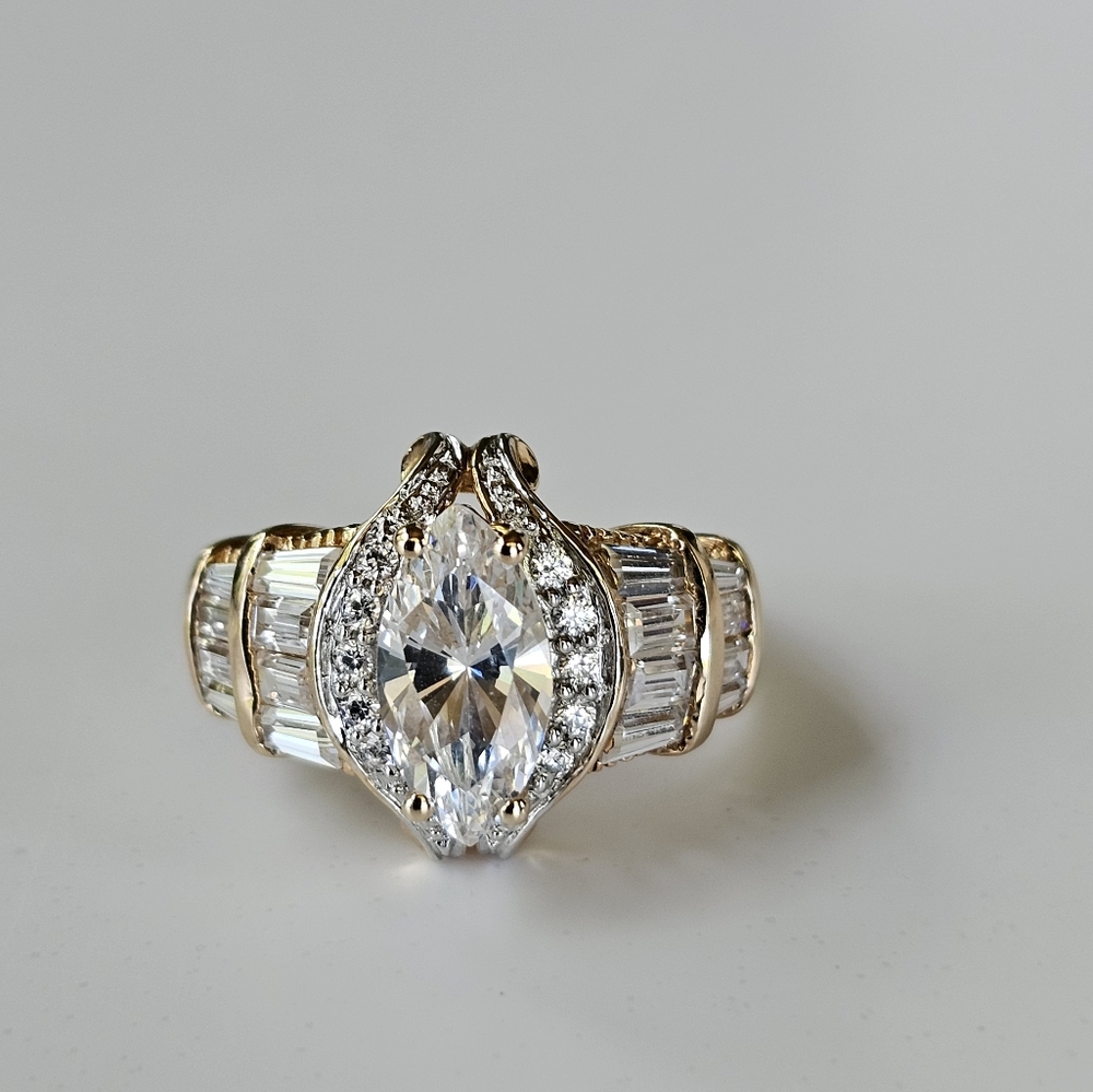 Authentic Victoria Wieck Diamond Simulant Ring 18K Vermeil! Size 8! - Picture 4 of 14
